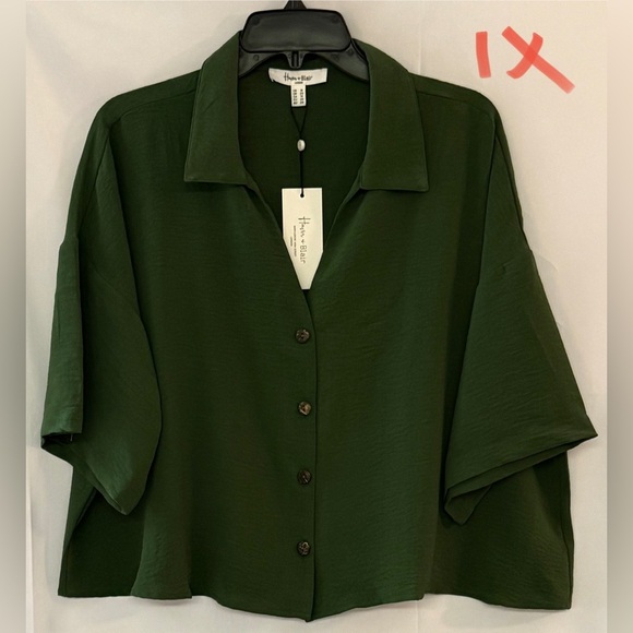 Haver & Blair Tops - Hunter Green Women's Button Down Shirt